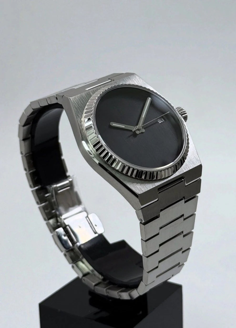 CLÉV-DWELLER | BLACK OUT