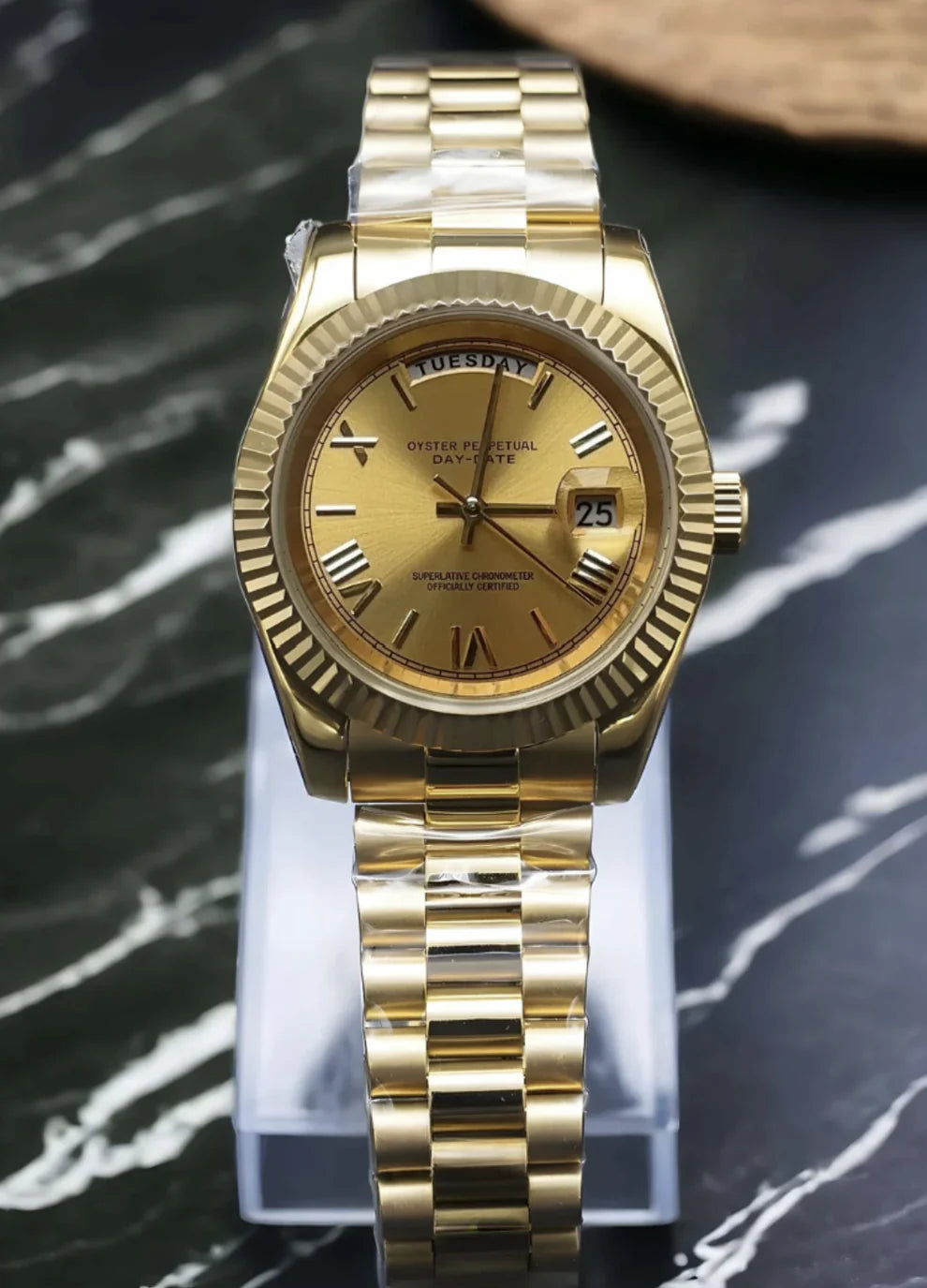 CLÉVDATE | GOLDEN OUT