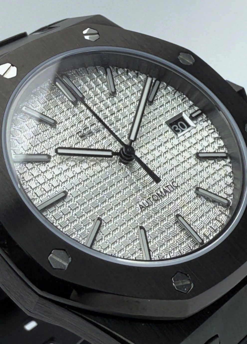 CLÉV-OAK | WHITE SHADOW