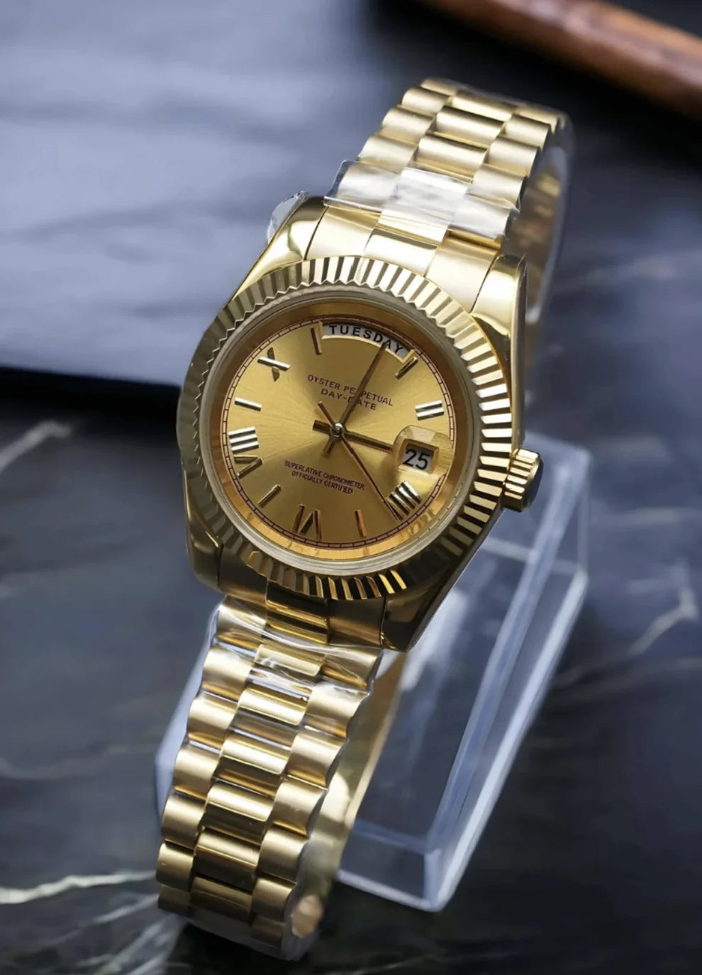 CLÉVDATE | GOLDEN OUT