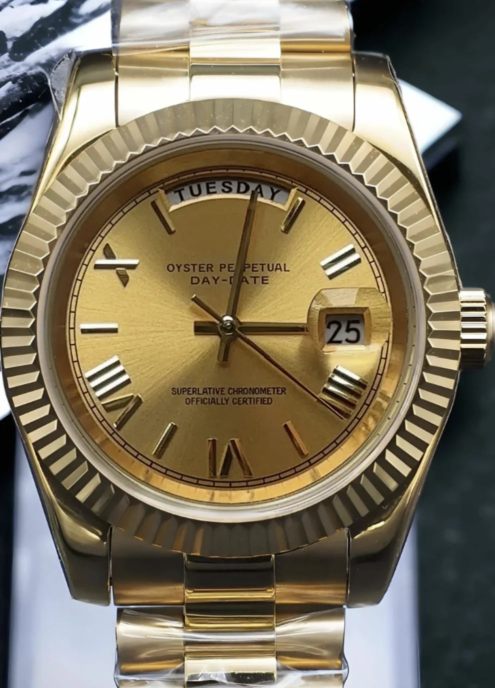 CLÉVDATE | GOLDEN OUT