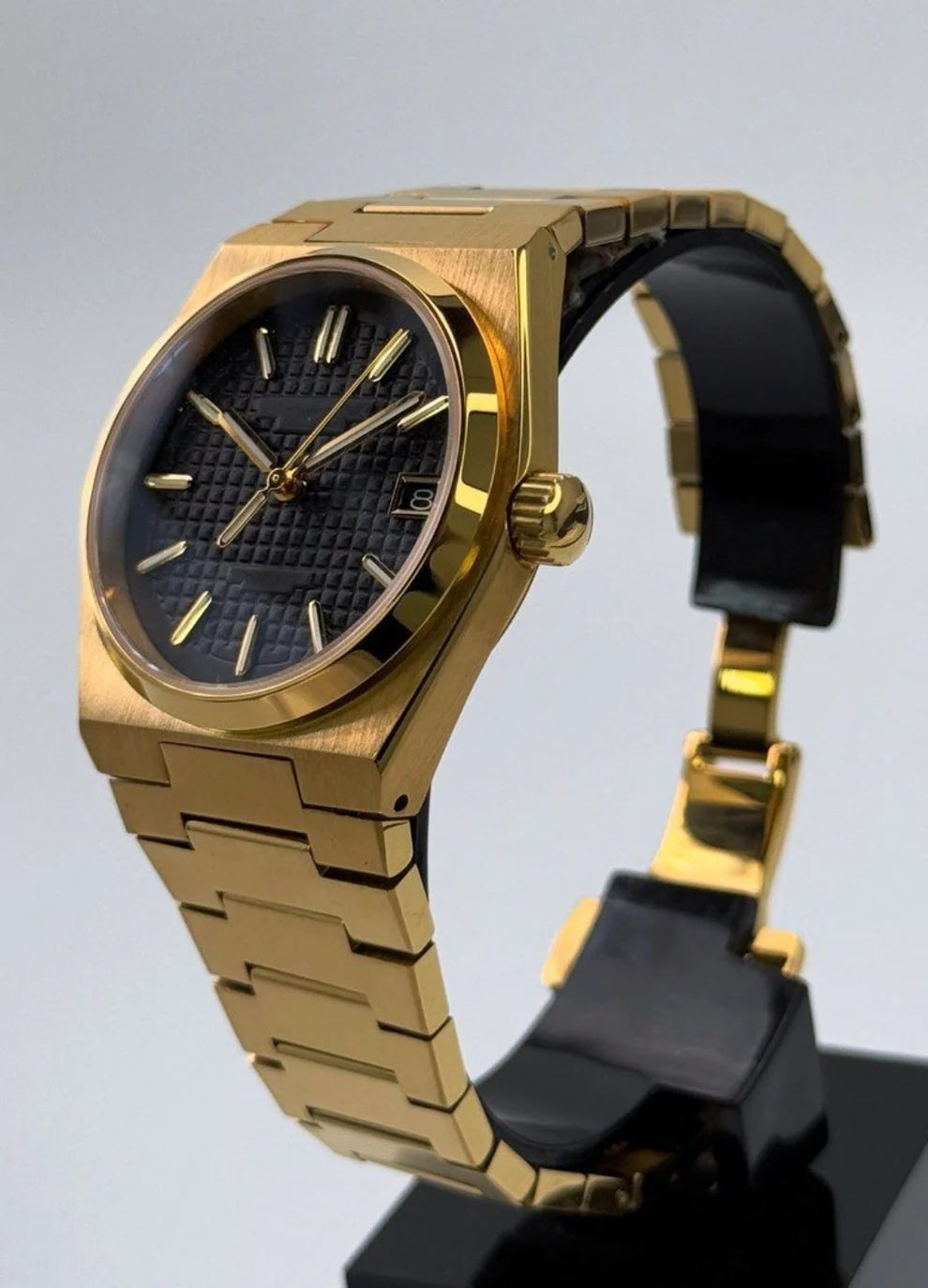 CLÉV-DWELLER | GOLDEN BLACK