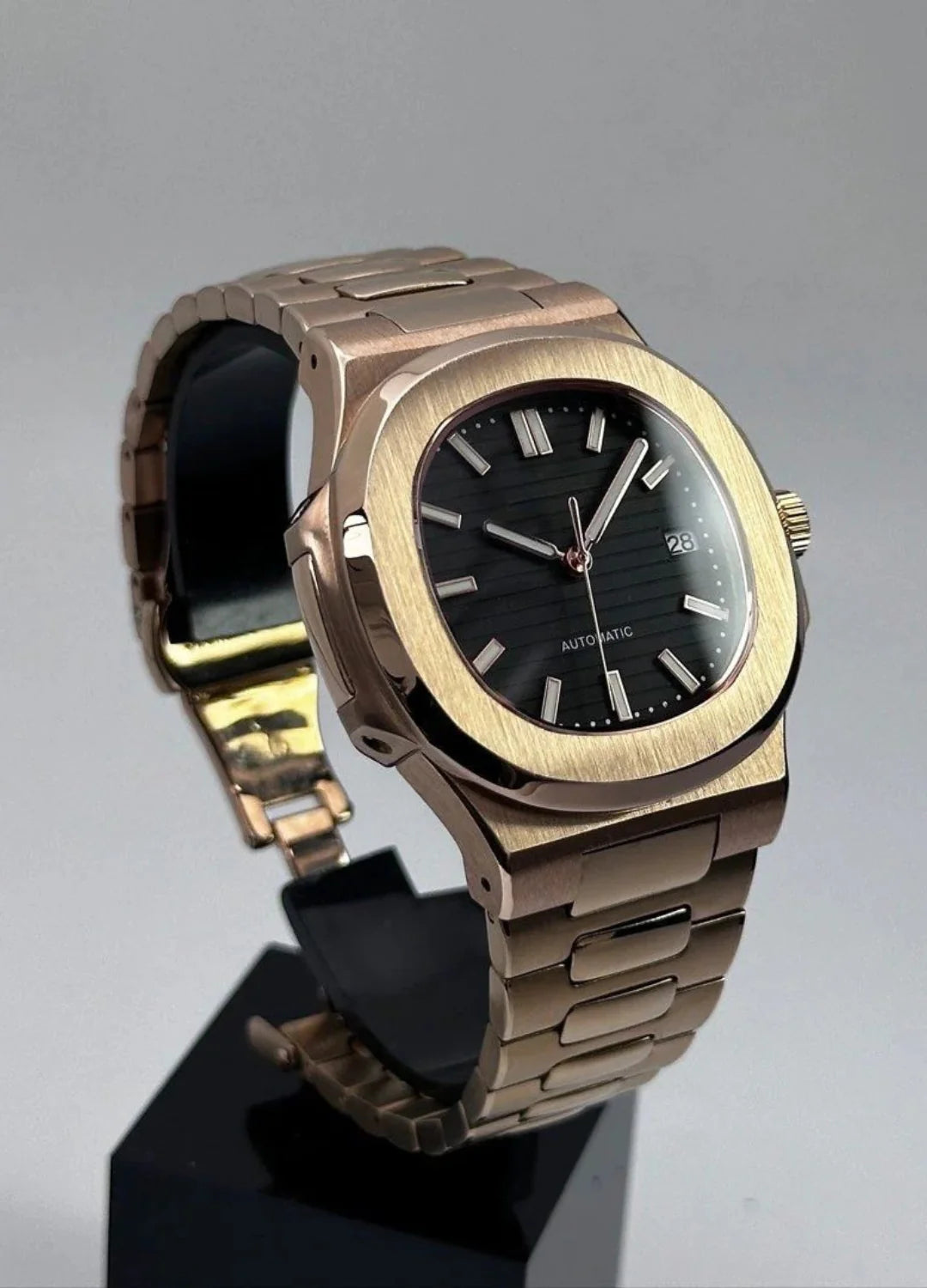 CLÉVNAUT | BLACK ROSE