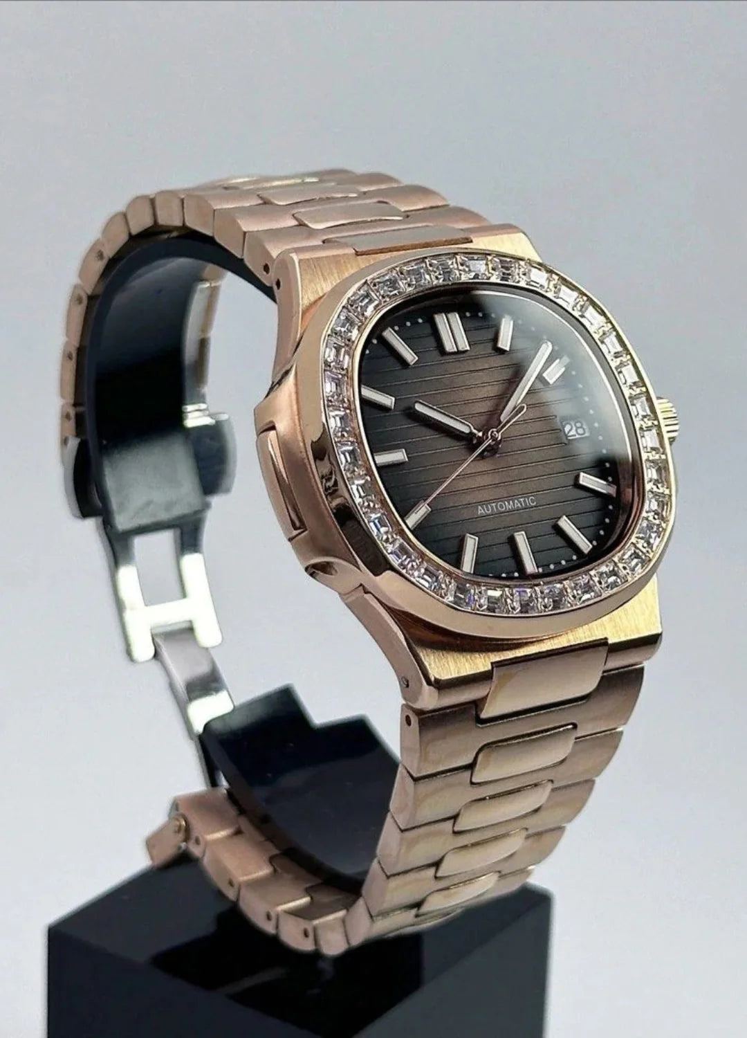 CLÉVNAUT | DIAMOND STUDDED BROWN ROSE