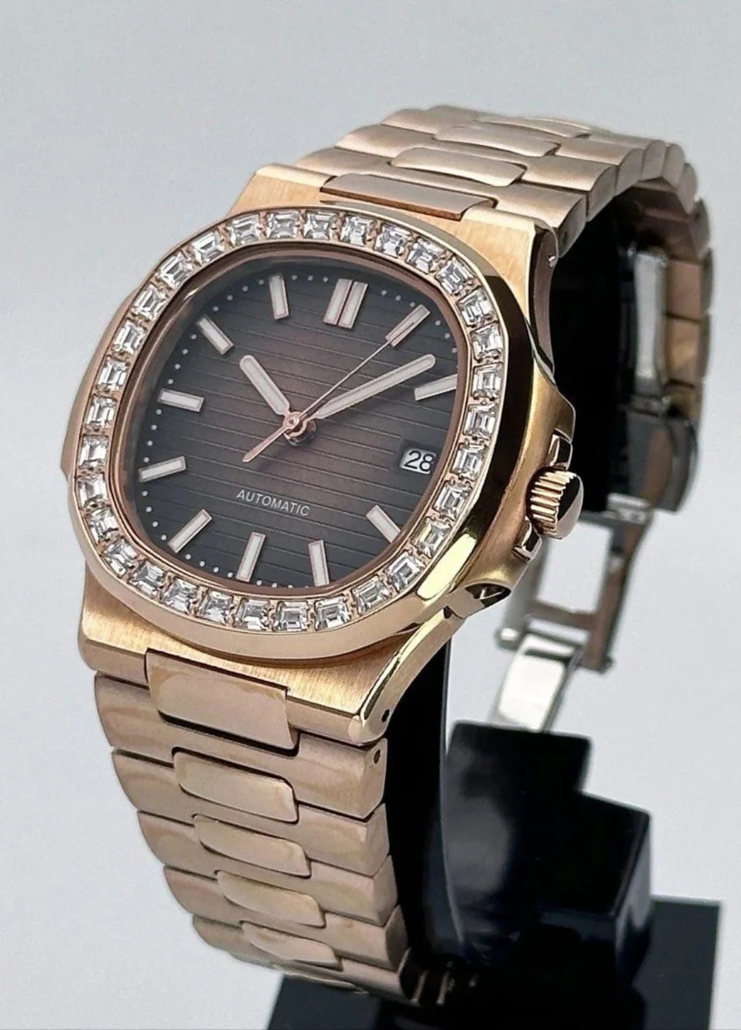 CLÉVNAUT | DIAMOND STUDDED BROWN ROSE