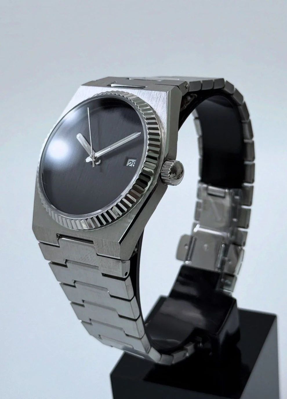 CLÉV-DWELLER | BLACK OUT