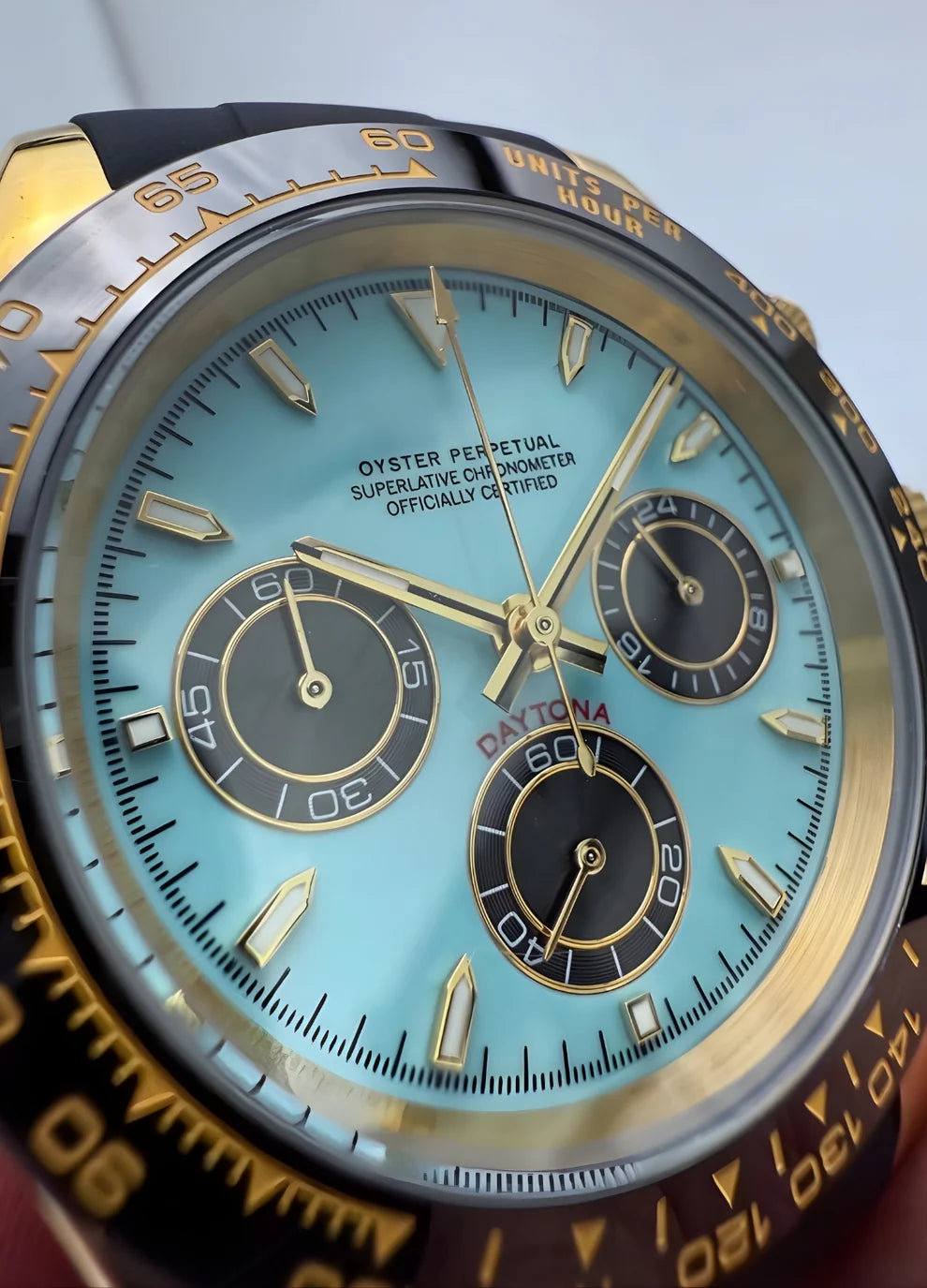 CLÉVTONA | GOLDEN HERO MOD