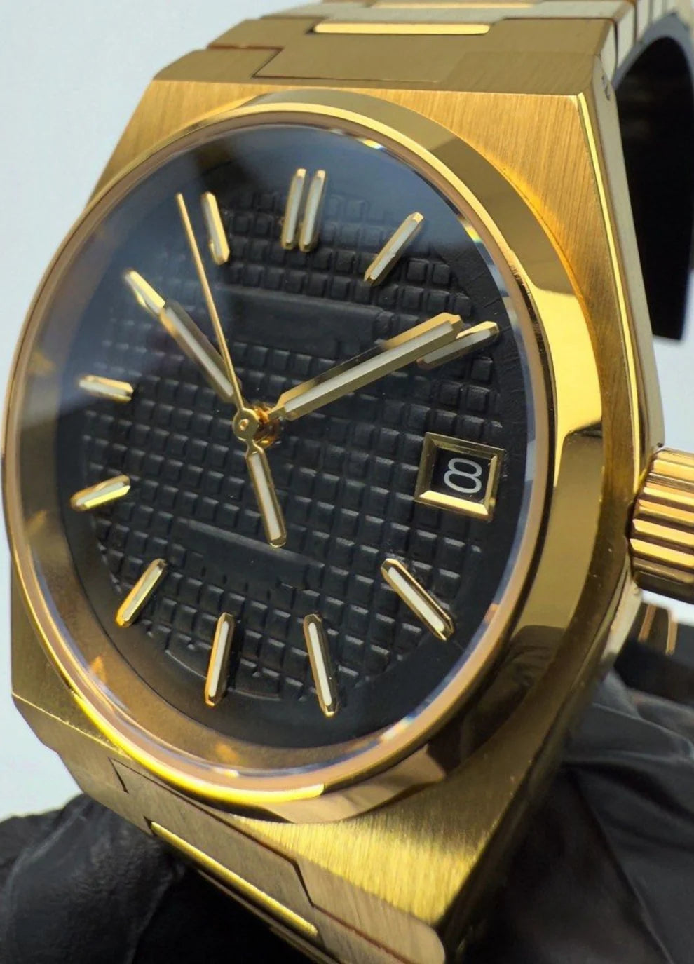 CLÉV-DWELLER | GOLDEN BLACK