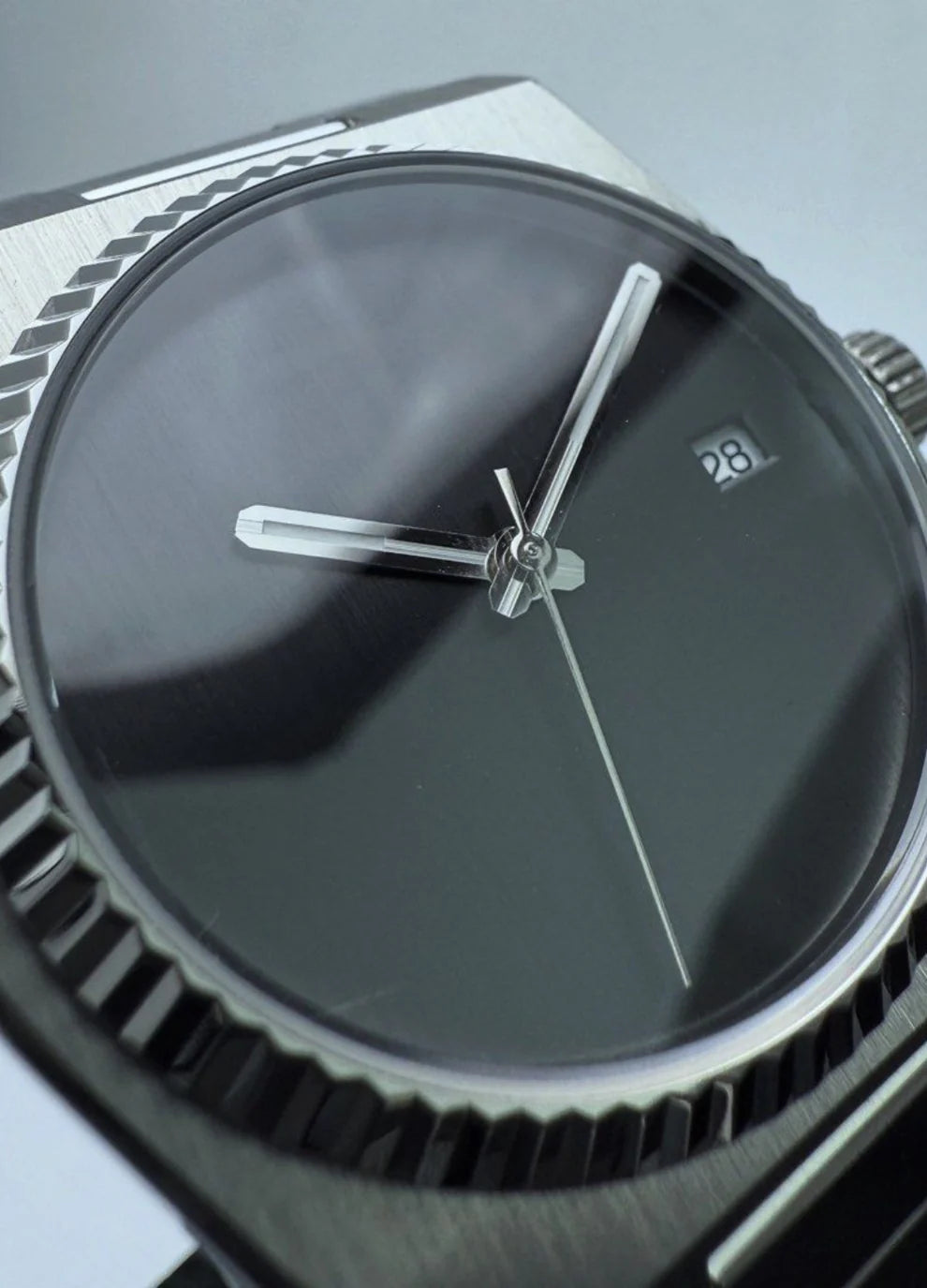 CLÉV-DWELLER | BLACK OUT