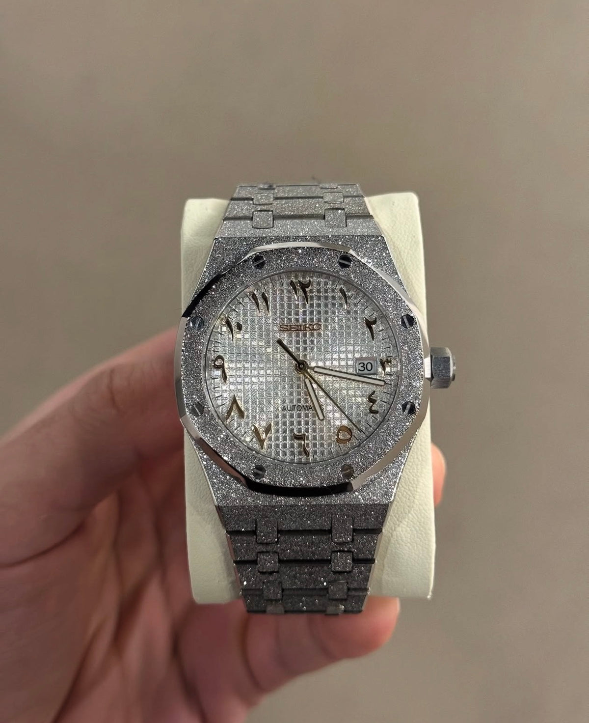 CLÉV-OAK | FROSTED ARABIC