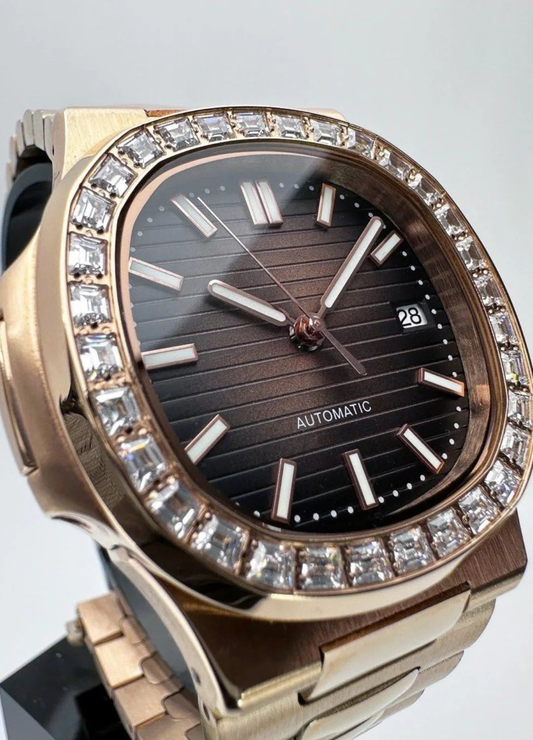 CLÉVNAUT | DIAMOND STUDDED BROWN ROSE