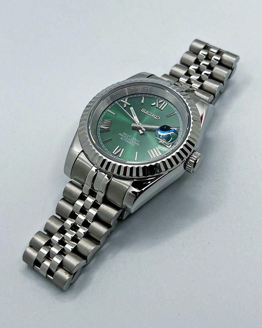 CLÉVJUST | ROMAN GREEN